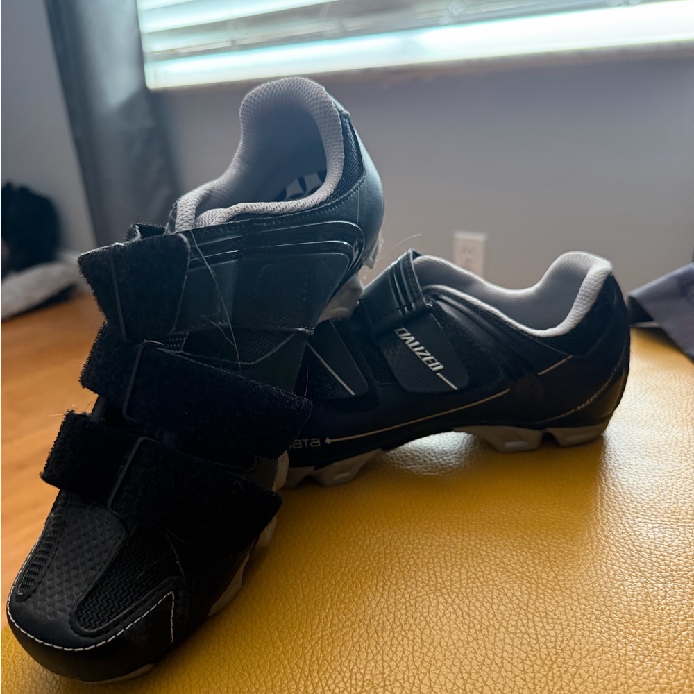 Specialized Riata Bike Shoes, size 40, women